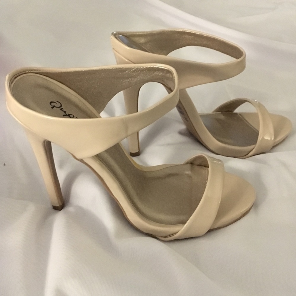 QUPID Nude Mule Double Strap Patent Heels